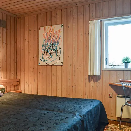 2 Bedroom Beach Front Home In Pandrup *