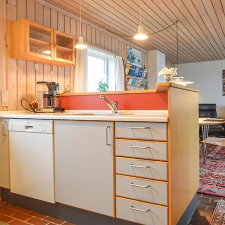 2 Bedroom Beach Front Home In Pandrup Дом отдыха Pandrup